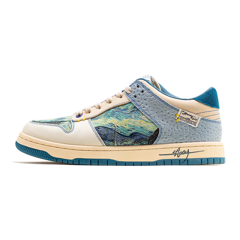 Van Gogh Starry Night geïnspireerde sneakers