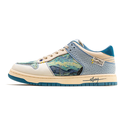 Van Gogh Starry Night geïnspireerde sneakers